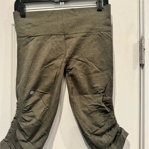 lululemon athletica ruched crop leggings